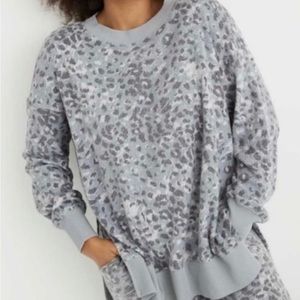 Aerie oversized soft crewneck, size small